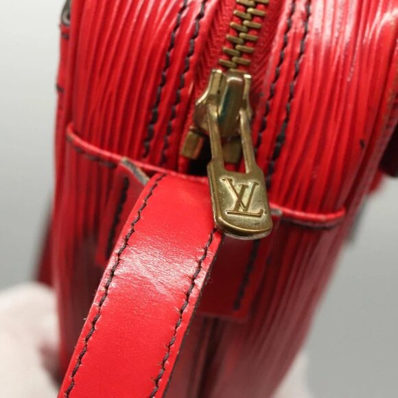 LOUIS VUITTON Epi Jeune Fille MM Shoulder Bag Red M52157 LV Auth BA1322 - Picture 9 of 15